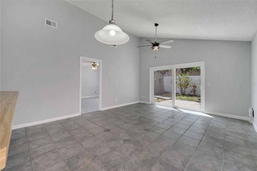 Picture of 1240 Pin Oak Drive, Apopka FL 32703