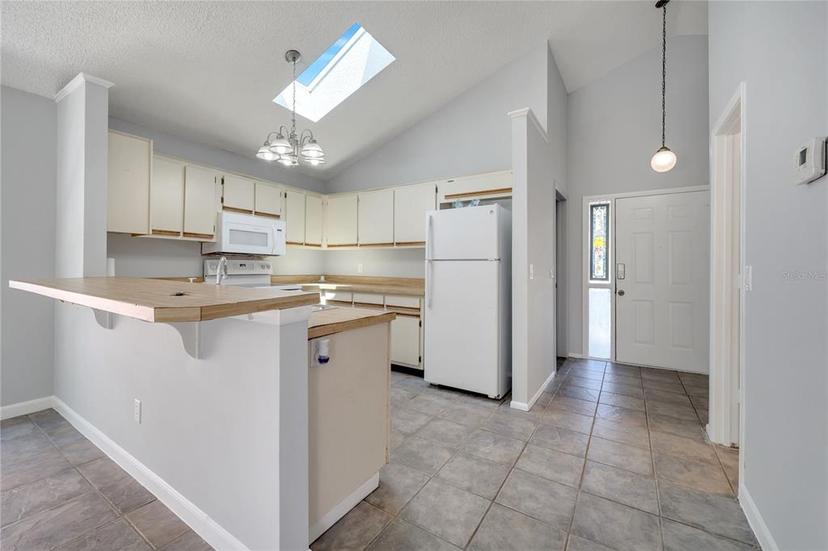 Picture of 1240 Pin Oak Drive, Apopka FL 32703