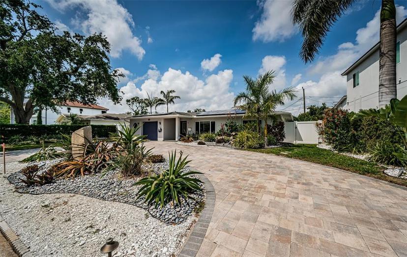 Picture of 333 Belleair Drive Ne, St Petersburg FL 33704
