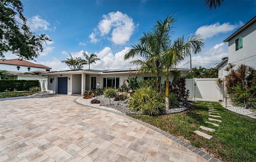 Picture of 333 Belleair Drive Ne, St Petersburg FL 33704