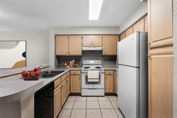 Picture of 13839 Fairway Island Drive Unit 1116, Orlando, FL 32837