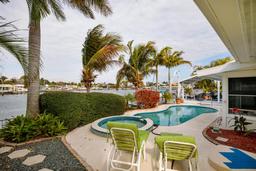 Picture of 2487 W Bay Isle Drive Se, St Petersburg, FL 33705