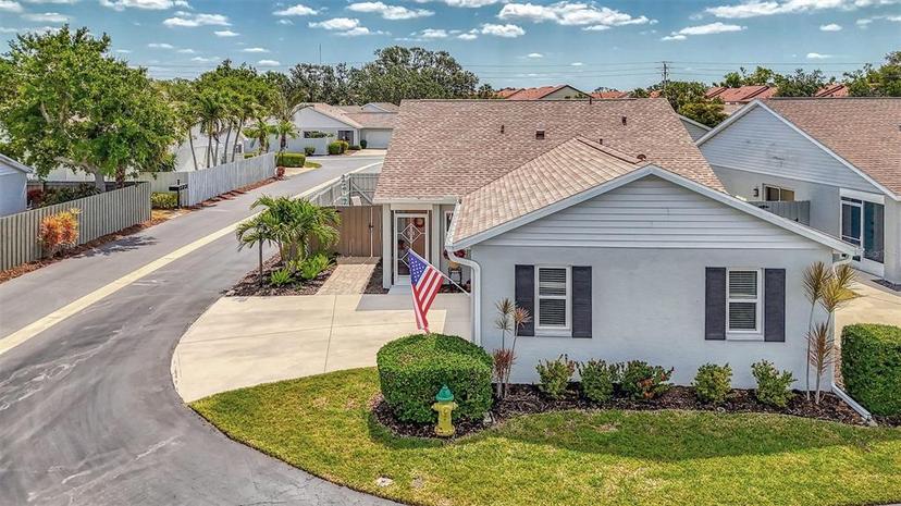 Picture of 710 Ironwood Drive Unit 165, Venice FL 34292