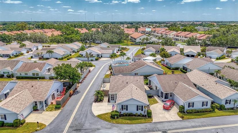 Picture of 710 Ironwood Drive Unit 165, Venice FL 34292