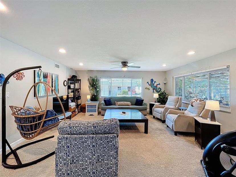 Picture of 149 Sky Loch Dr E, Dunedin FL 34698