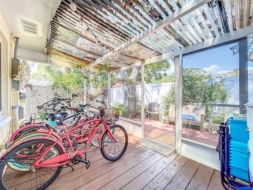 Picture of 149 Sky Loch Dr E, Dunedin FL 34698