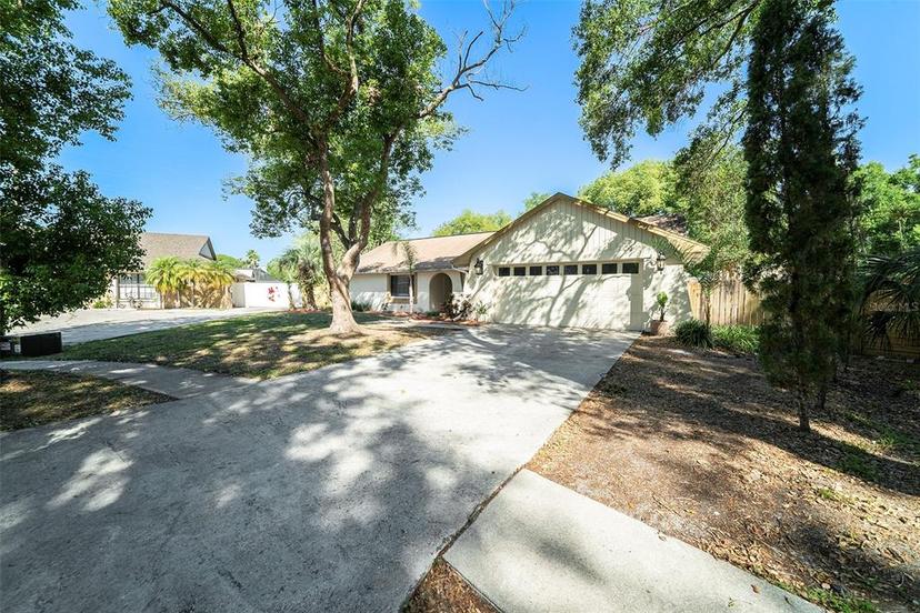 Picture of 3419 Pleasant Lake Drive, Tampa FL 33618