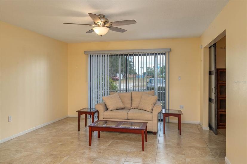 Picture of 130 E Johnson Avenue Unit 102, Lake Wales FL 33853