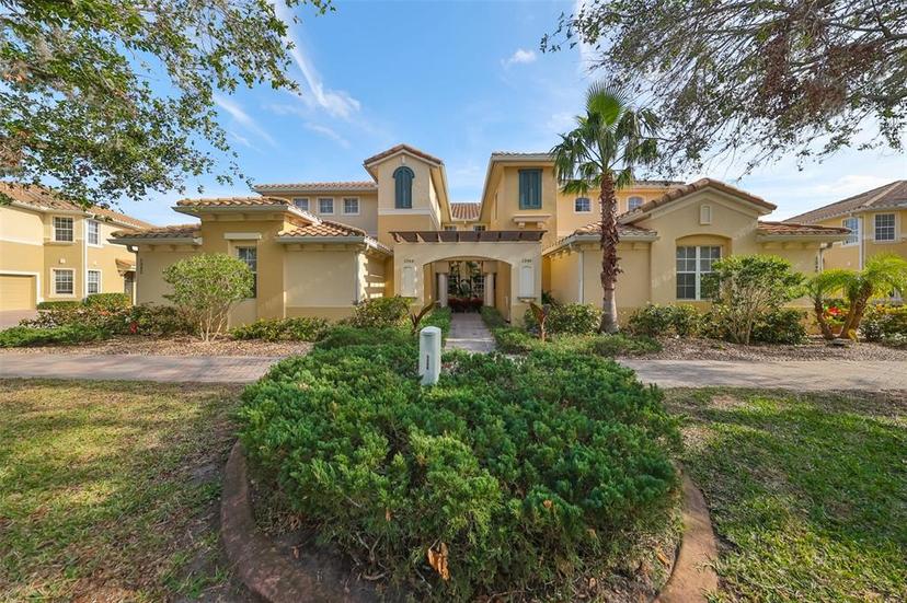 Picture of 1348 Emerald Dunes Drive, Sun City Center FL 33573