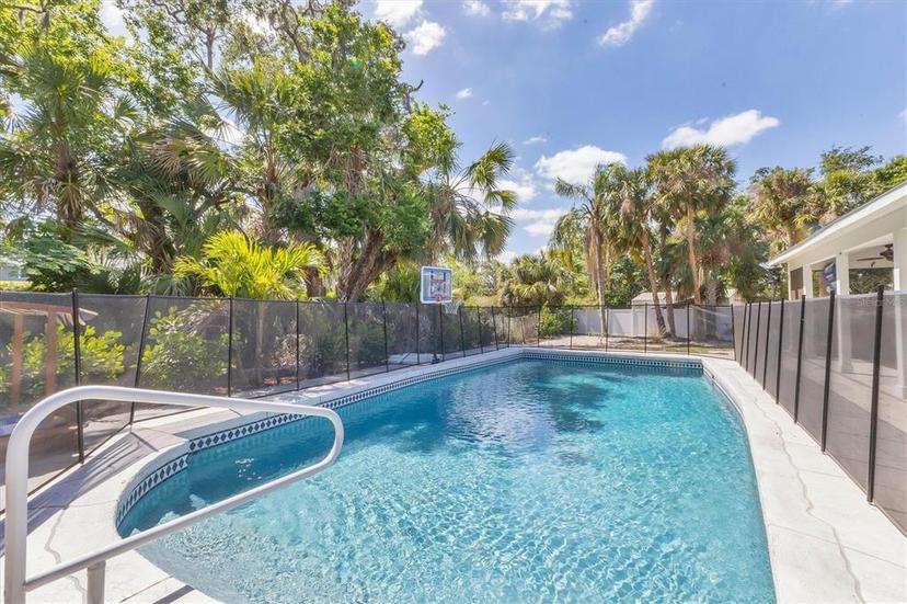 Picture of 2049 E Leewynn Drive, Sarasota FL 34240