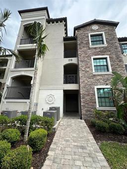 Picture of 17118 Vardon Terrace Unit 304, Bradenton, FL 34211