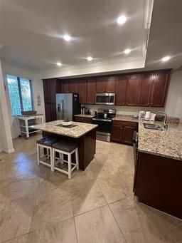 Picture of 17118 Vardon Terrace Unit 304, Bradenton, FL 34211