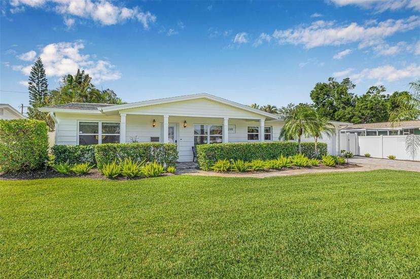 Picture of 1404 84Th Avenue N, St Petersburg FL 33702