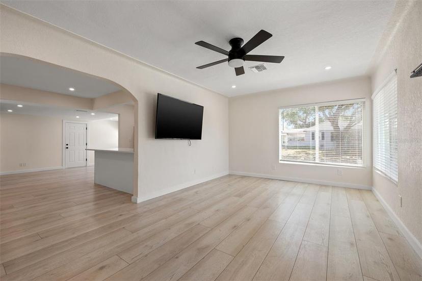 Picture of 3501 7Th Avenue N, St Petersburg FL 33713