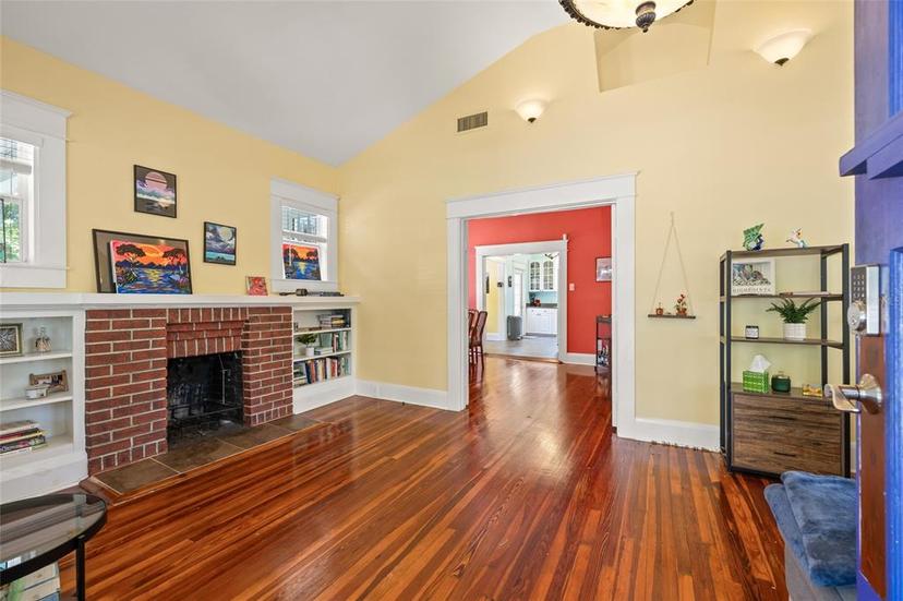 Picture of 906 E Broad Street, Tampa FL 33604