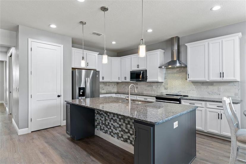Picture of 16211 Oak Breeze Court, Clermont FL 34711