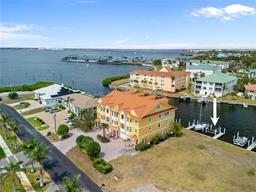 Picture of 1410 Park Beach Circle Unit 113, Punta Gorda, FL 33950