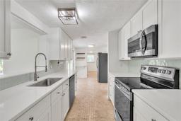 Picture of 1115 Larchmont Drive, Englewood, FL 34223