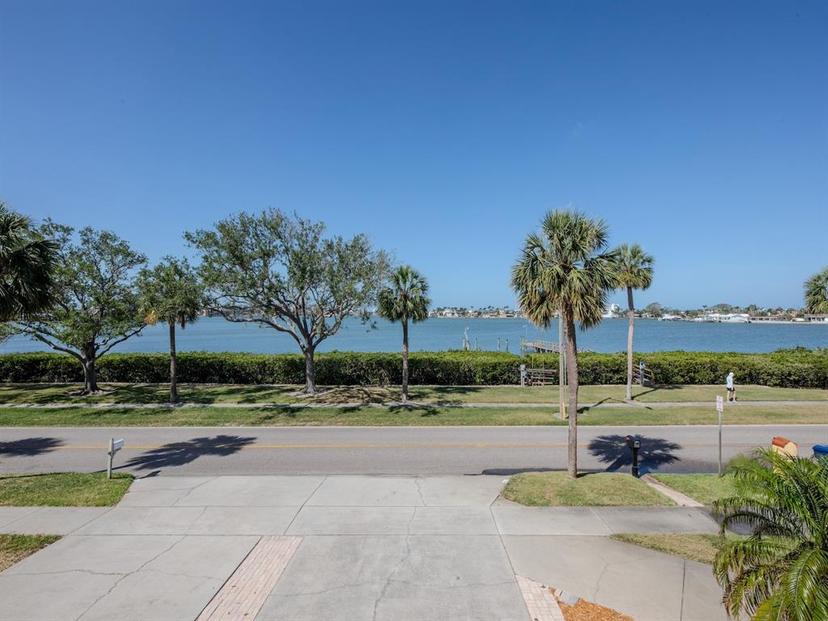 Picture of 7085 Sunset Drive S Unit A, St Petersburg FL 33707