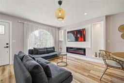 Picture of 1577 Chateaux De Ville Court, Clearwater, FL 33764
