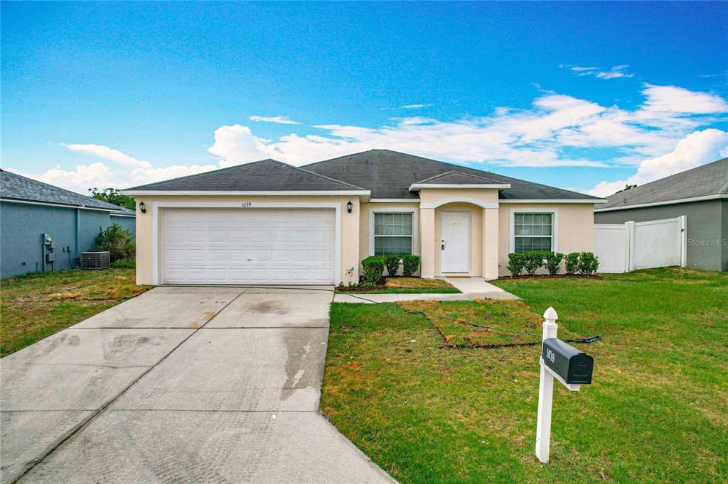 Picture of 1639 Saddlehorn Drive, Lakeland, FL 33810