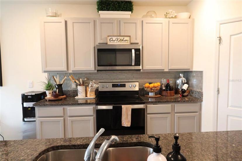 Picture of 11273 Amber Ridge Drive, Zellwood FL 32798
