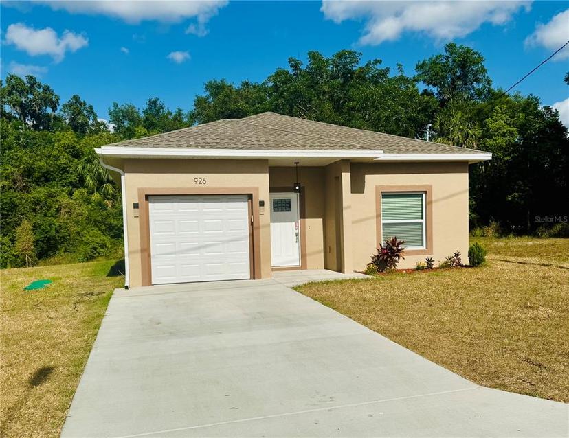 Picture of 926 Clover Street, Deland FL 32720