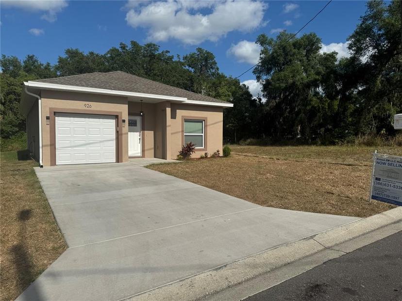 Picture of 926 Clover Street, Deland FL 32720