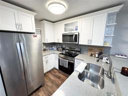 Picture of 105 SE 16Th Avenue Unit N103, Gainesville, FL 32601