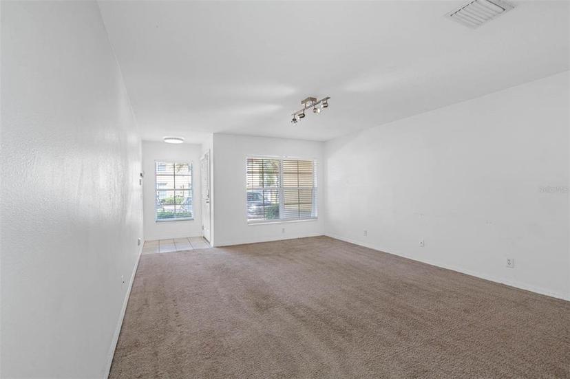 Picture of 220 Coquina Bay Drive, St Petersburg FL 33705