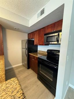 Picture of 5160 Conroy Road Unit 26, Orlando, FL 32811