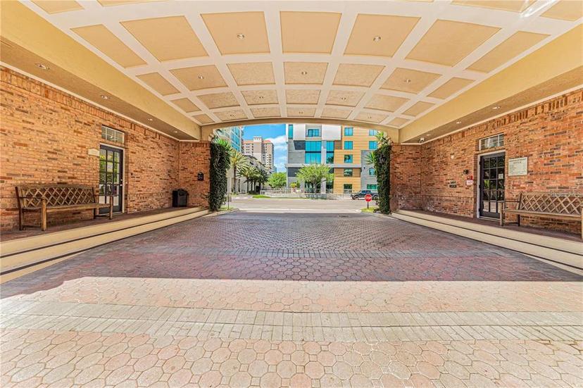 Picture of 501 Knights Run Avenue Unit 1335, Tampa FL 33602