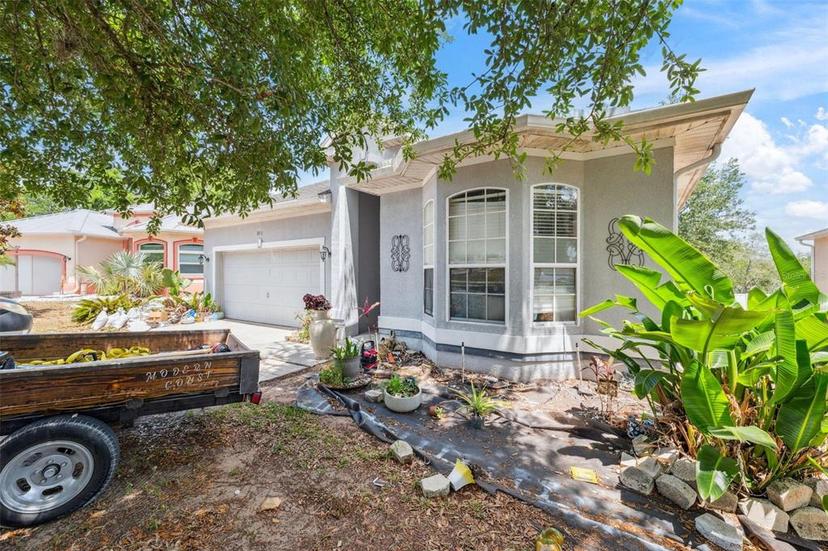 Picture of 37110 Highland Bluff Circle, Dade City FL 33523