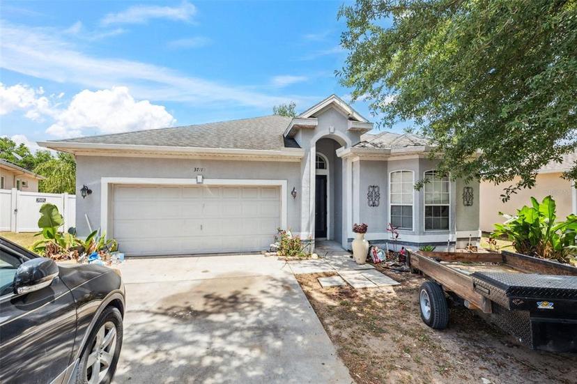 Picture of 37110 Highland Bluff Circle, Dade City FL 33523