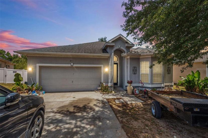 Picture of 37110 Highland Bluff Circle, Dade City FL 33523