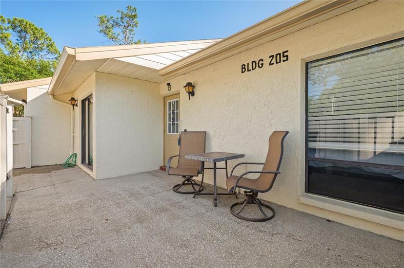 Picture of 1300 Shady Pine Way Unit B, Tarpon Springs FL 34688