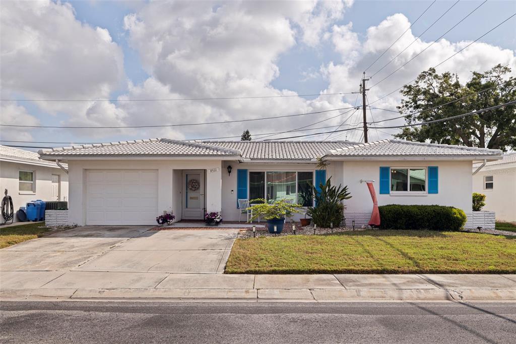 Picture of 9511 45Th Street N Unit 9511, Pinellas Park, FL 33782