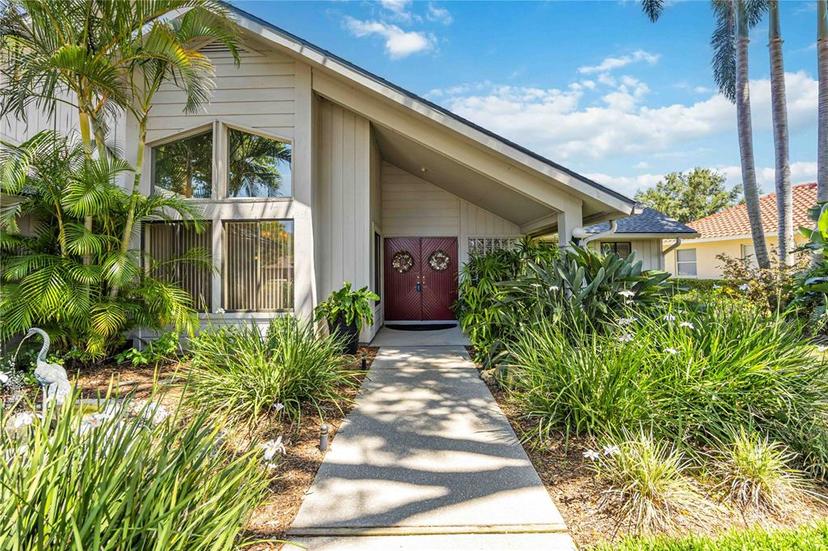 Picture of 8142 Misty Oaks Boulevard, Sarasota FL 34243