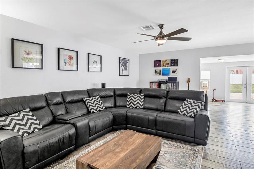 Picture of 3537 12Th Avenue N, St Petersburg FL 33713