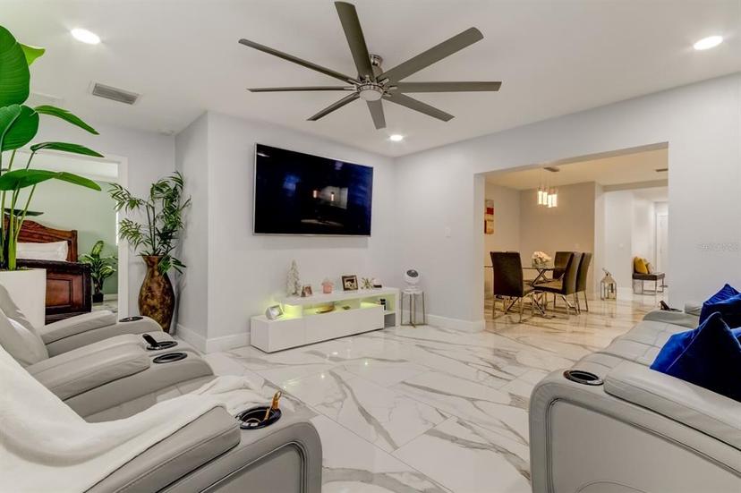 Picture of 706 Kingswood Loop, Brandon FL 33511