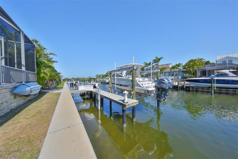 Picture of 715 Pinckney Drive, Apollo Beach FL 33572