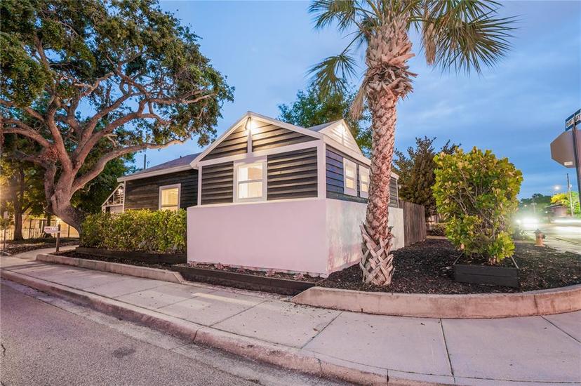 Picture of 847 Highland Street N, St Petersburg FL 33701