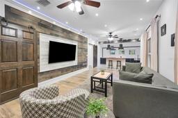 Picture of 847 Highland Street N, St Petersburg, FL 33701