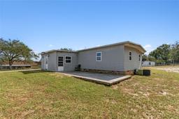 Picture of 9617 Silverbend Drive, Dade City, FL 33525