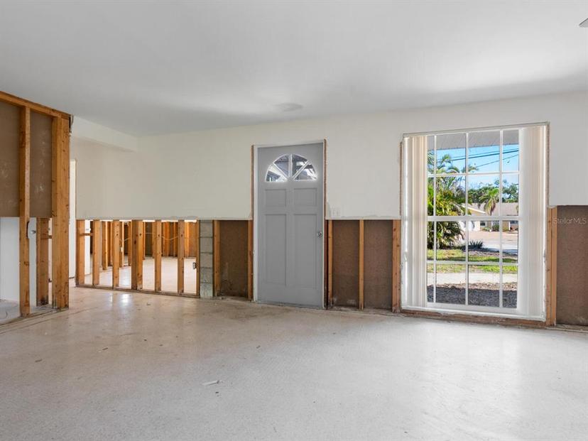 Picture of 734 Canal Road, Sarasota FL 34242