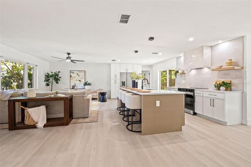 Picture of 2720 Pinewood Court, Clearwater FL 33761