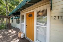 Picture of 1211 E Park Circle, Tampa, FL 33604