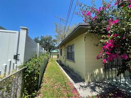 Picture of 2611 W Comanche Avenue, Tampa, FL 33614