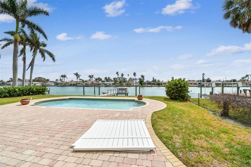 Picture of 11340 5Th Street E, Treasure Island FL 33706