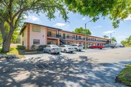 Picture of 13250 Ridge Road Unit 4B3, Largo, FL 33778
